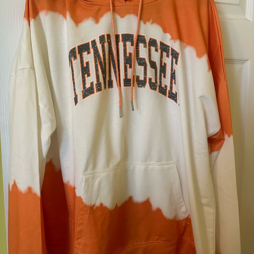 NWOT Women’s Dip dyed Tennessee hoodie